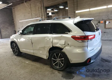 2018 Toyota Highlander Se из США, поврежденный, VIN 5TDJZRFH3JS889497